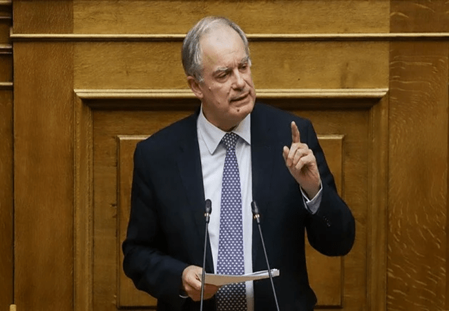 Κωνσταντίνος Τασούλας: Ανεπάγγελτος