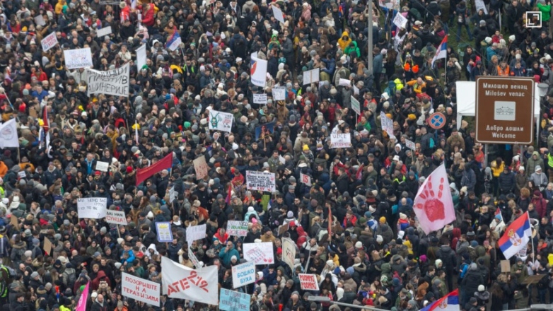 ΚΑΝΤΟ ΟΠΩΣ ΟΙ ΣΕΡΒΟΙ – ΠΑΡΕΛΥΣΕ ΚΑΙ ΣΗΜΕΡΑ Η ΧΩΡΑ ΓΙΑ ΤΟ ΕΓΚΛΗΜΑ ΣΤΟ ΣΙΔΗΡΟΔΡΟΜΙΚΟ&nbsp;ΣΤΑΘΜΟ!