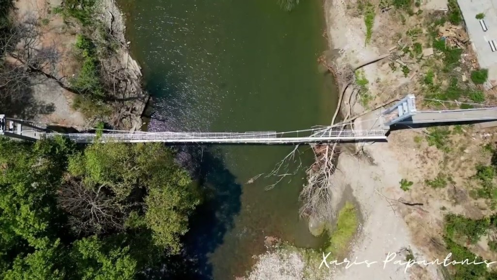 ΕΠΡΕΠΕ ΝΑ ΠΕΡΑΣΕΙ 1,5 ΧΡΟΝΟΣ;;; Με δημόσια δαπάνη 400.000 ευρώ θα ανακατασκευαστεί η πεζογέφυρα&nbsp;Τεμπών