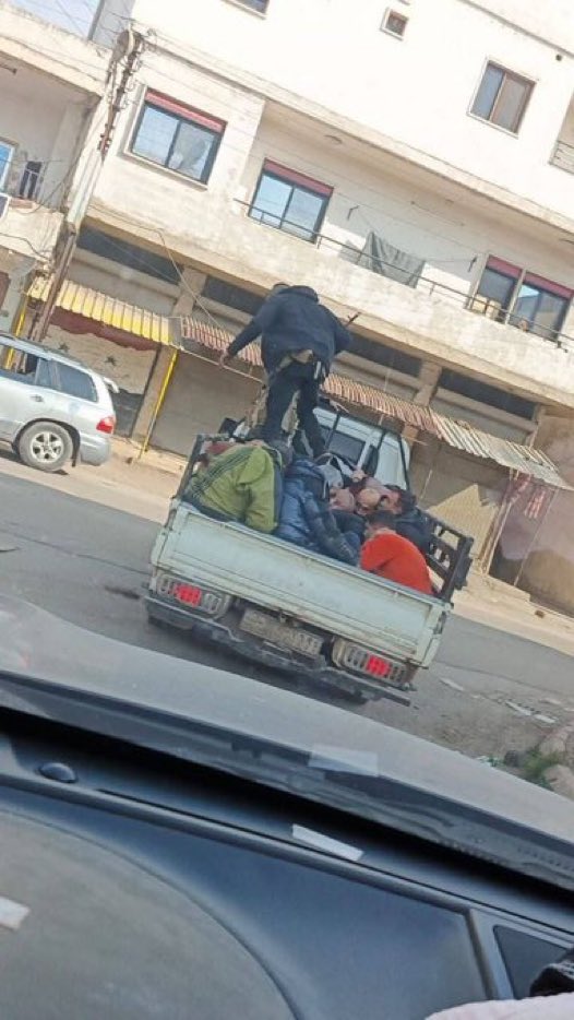 ΧΡΙΣΤΙΑΝΟΙ ΚΑΙ ΑΛΟΥΙΤΕΣ ΑΜΑΧΟΙ ΣΦΑΖΟΝΤΑΙ ΑΠΟ ΤΟΥΣ ΤΖΙΧΑΝΤΙΣΤΕΣ ΣΤΗ&nbsp;ΣΥΡΙΑ!