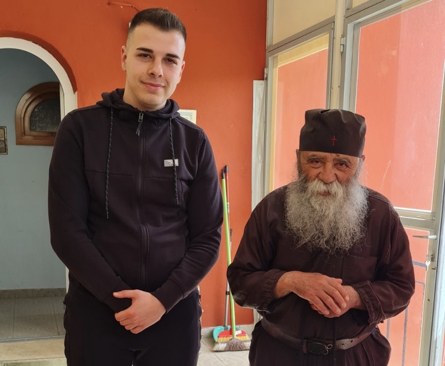 Χριστὸς Ἀνέστη!