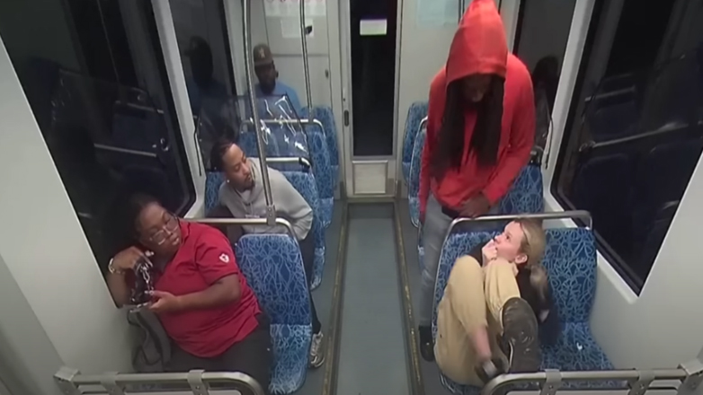 ΧΘΕΣ ΤΟ ΑΤΥΧΟ ΚΟΡΙΤΣΙ ΣΤΟ ΜΕΤΡΟ – ΣΗΜΕΡΑ Ο Τσάρλι Κερκ, ΑΥΡΙΟ ΠΟΙΟΣ ΕΧΕΙ&nbsp;ΣΕΙΡΑ;;;